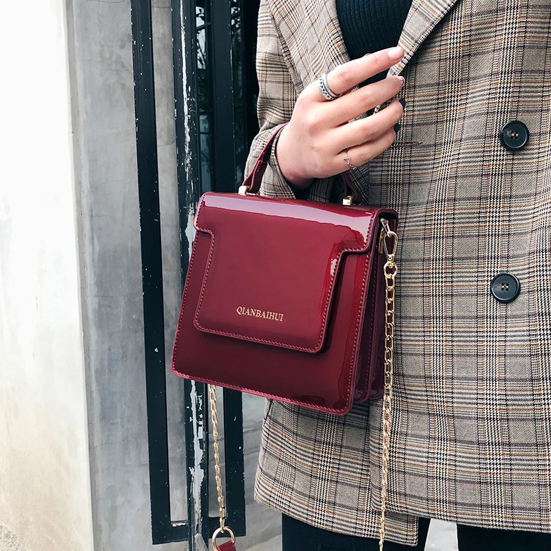 

Super Seabob 2019 Woman Faux Leater PU Shoulder Bags Women Letter Chains Vintage Crossbody Bag Female Messenger Bags OE605