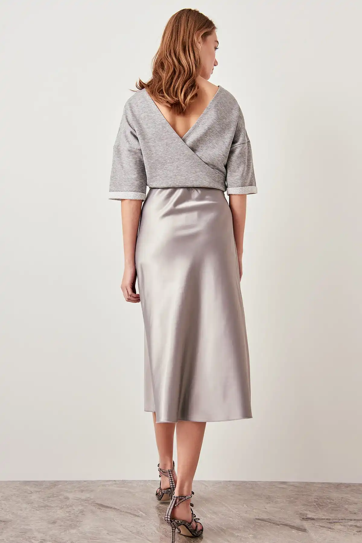 Trendyol-Silver-Satin-Skirt-TOFSS19WX0013.jpg