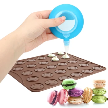 

Mini Silicone Pot with 4 Nozzles Cream Squeezing Nozzles Dessert Cake Decorating Pen Macarons Cake Baking Tool Bakeware