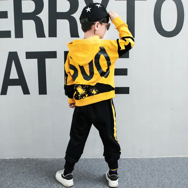 Одежда для маленьких мальчиков коллекция года, весенне-осенний костюм в стиле «хип-хоп» детский спортивный костюм повседневный комплект из двух предметов с капюшоном желтого и черного цвета