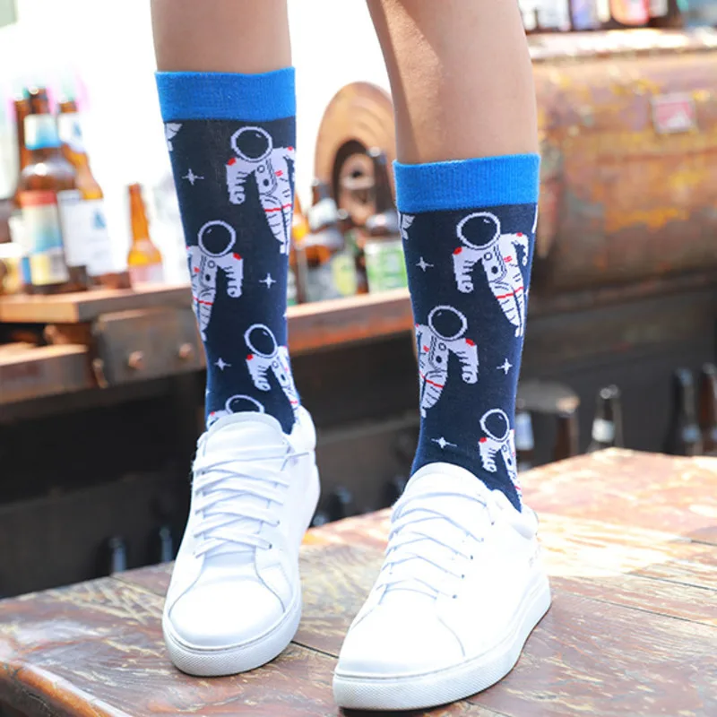 Для мужчин носки для девочек мода Счастливый мультфильм астронавт личность скейт забавные носки корейский стиль каваи Harajuku Хип Хоп Street Женские чулочно