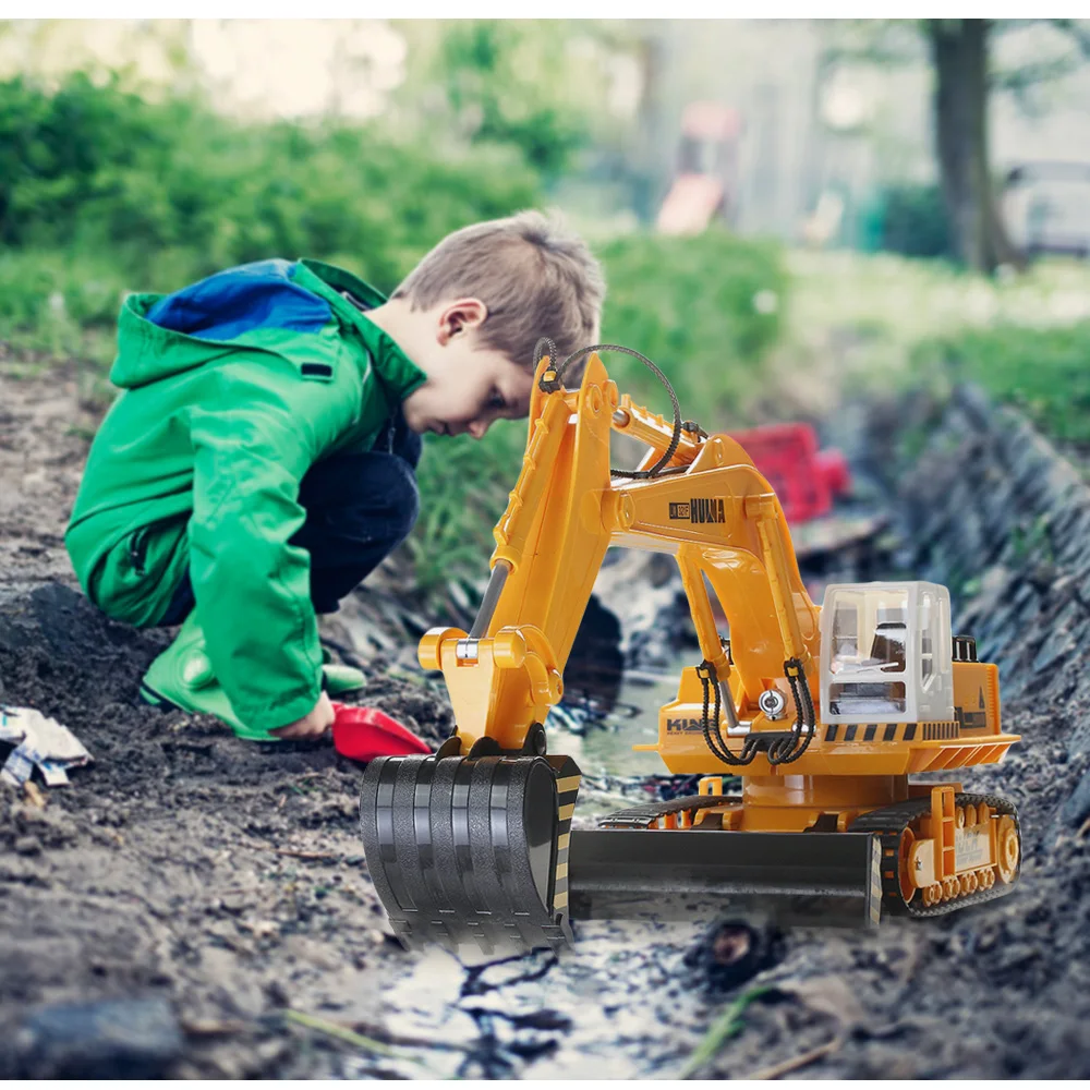 

New Arrival HUINA TOYS 310 11 Channel Wireless Remote Control RC Excavator Toy 30 Meters Remote Control Distance Kids Toy Gifts
