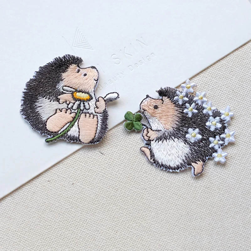 

1PC Clothes DIY Accessories Lover Hedgehog Patches Clothing Embroidery Iron On Applique Animal Patchwork For Kids Bags Hat Dress