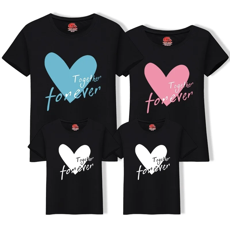 

Family Matching T-shirt Love Heart Tops Mother Girls Clothes Short Sleeve Father Son Suits Summer Family Looks Beach Clothing