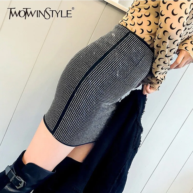 Женская мини юбка карандаш TWOTWINSTYLE весенняя черная и белая с бриллиантами высокой
