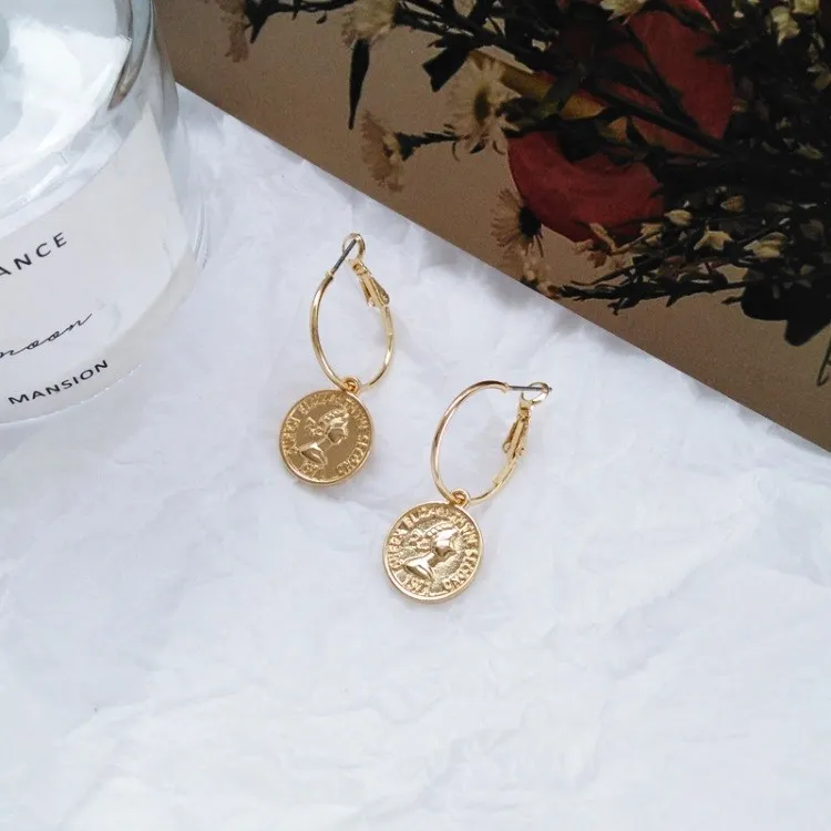 

Vintage Trendy Zinc Alloy Coin Portrait Pendant Drop Earrings Round Charms Gold Ethnic Dangle Earring For Women's Gfits
