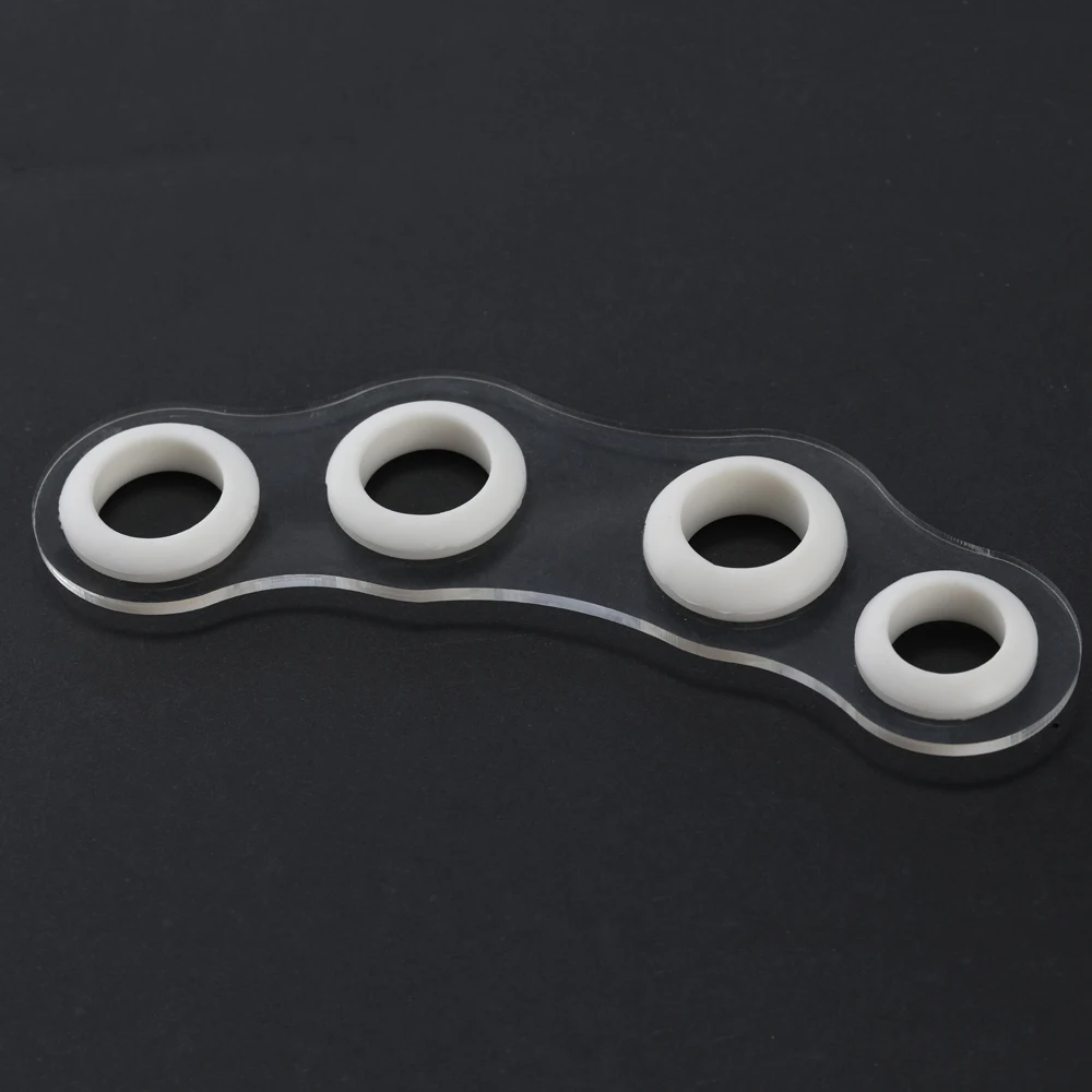 

Guitar Trainer Tool for Beginner Finger Expansion Fingers Power Trainer For Piano Learner Saxophone Learners Ukulele Beginners