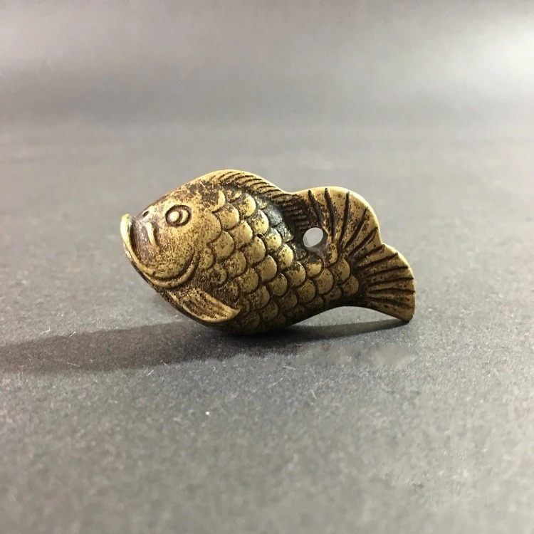 Exquisite Chinese Old Handmade carving brass fish Small pendant Statues
