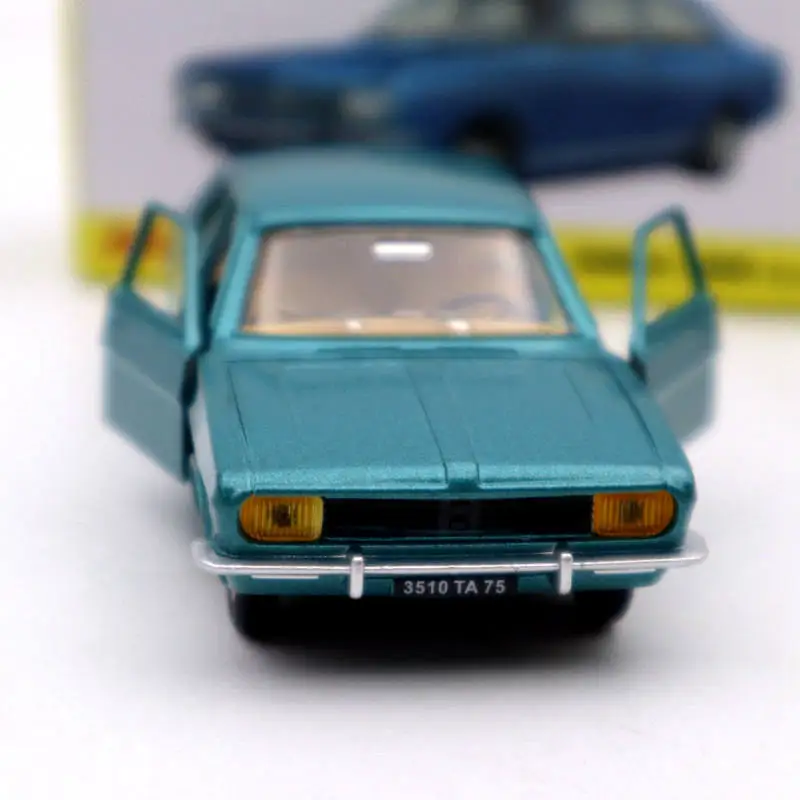 Коллекция автомобилей из коллекции Tiguan 1:43 Dinky Toys 1409 SIMCA 1800 Pre Series|Наземный
