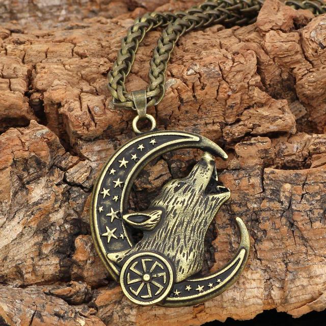 STAINLESS STEEL WOLF ODIN NCEKLACE