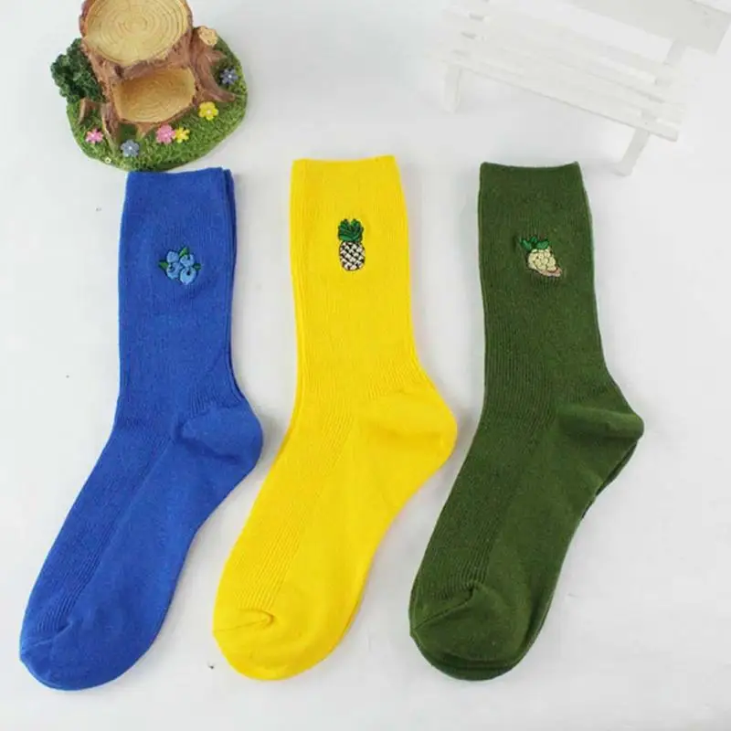 

Retro Solid color Socks Unisex Pile Fruit Embroidery Breathable Casual Loose Socks Autumn Winter Red yellow pink green Socks