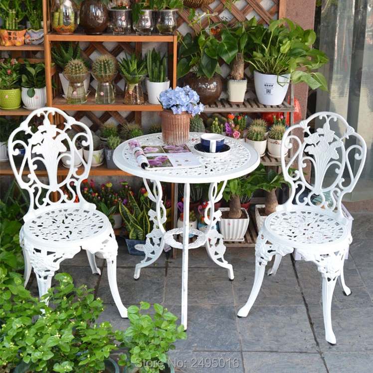 cheap patio tables and chairs