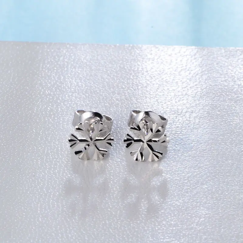 

NEW Pure Platinum 950 Stud Earrings Small Snowflake Stud Earrings 1.3-1.4g