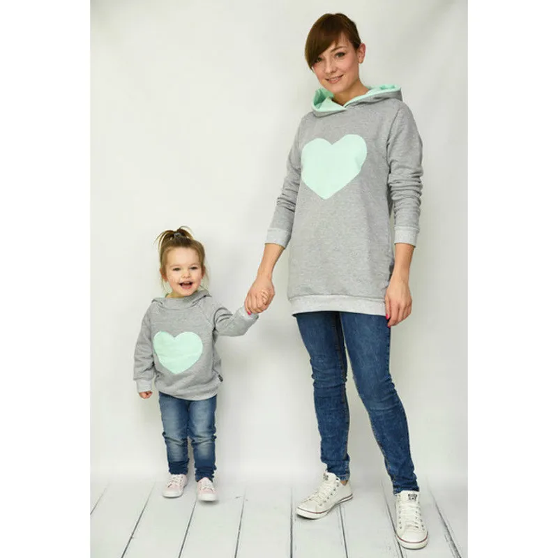 

mother daughter dresses Hoodies christmas family Clothes Family Look Baby girl Mon Heart mom and daughter matching clothes