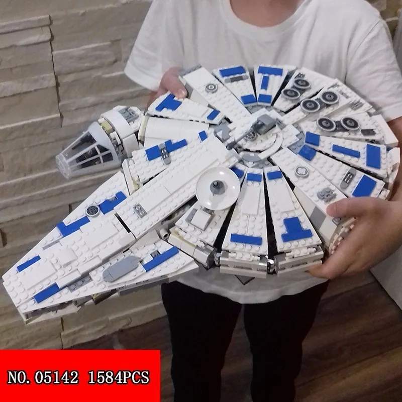 

Lepin 05142 Star War Series Fast Blue Millenaries Falcon Assembling Spelling Insert Building Blocks Alpinia 1584pcs Grain Toys