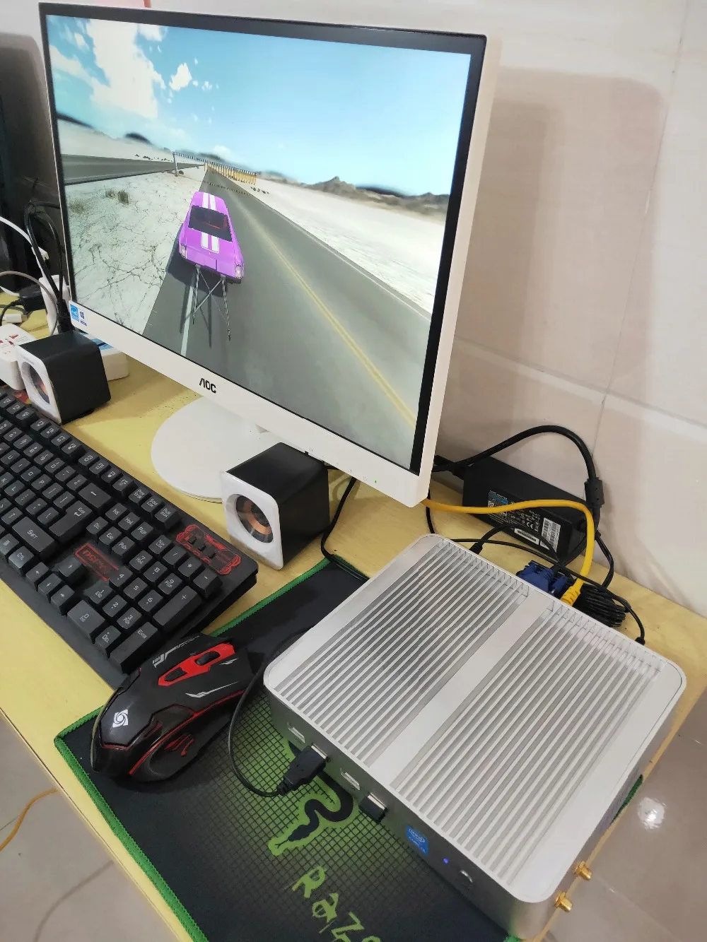  Cheap Fanless mini computer Intel 8th Gen Quad Core i5 8250U 6MB Cache windows 10 linux Mini PC i5 