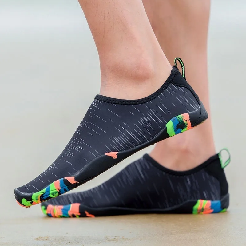 

Women Men's Sneakers Water Aqua Seaside Beach badminton shoes Surfing Slippers Upstream Light Athletic Footwear Swimming Shoes