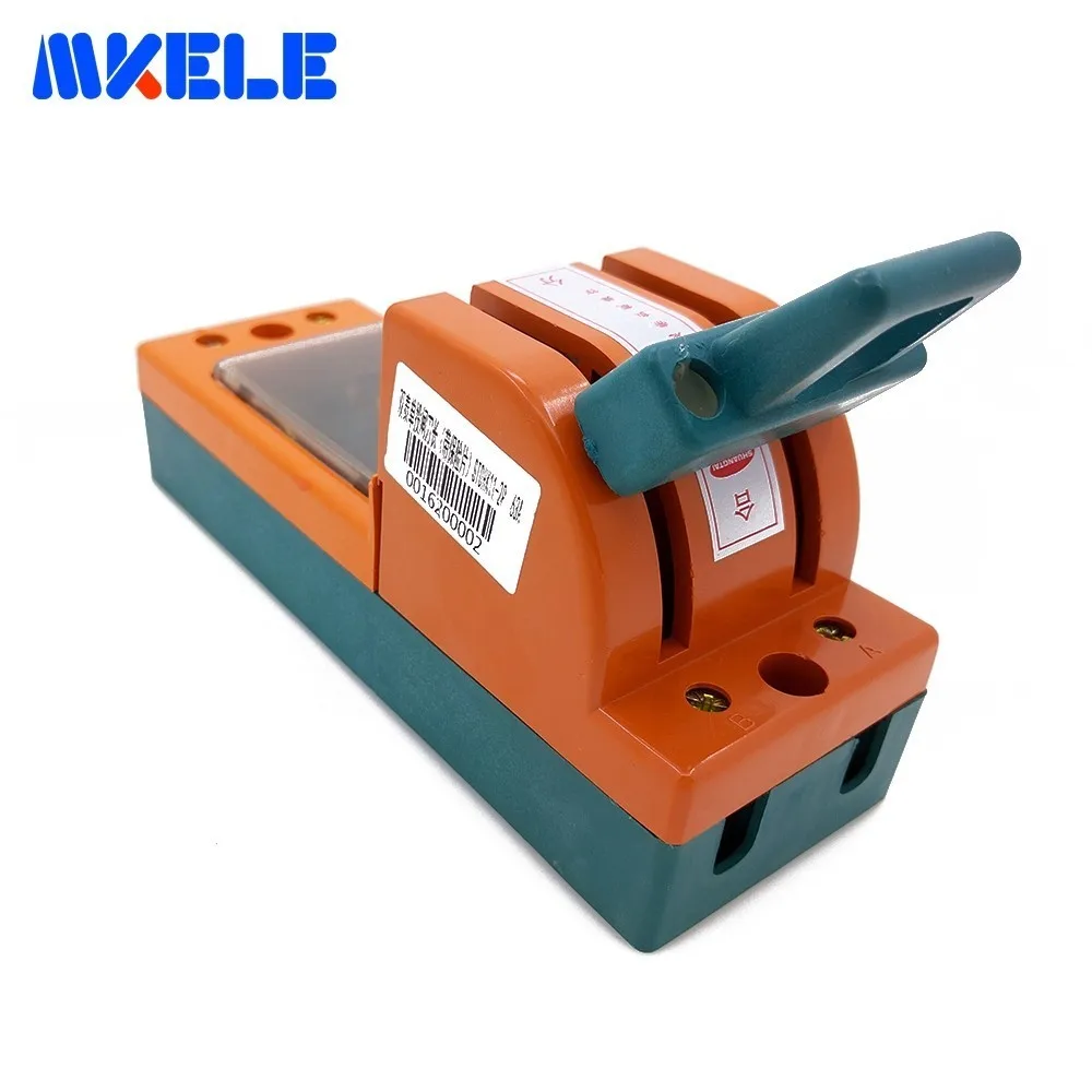 

63A Two Pole Double Throw Knife Disconnect Switch Heavy Duty 2P Ac 380v Isolation Switch With Insurance