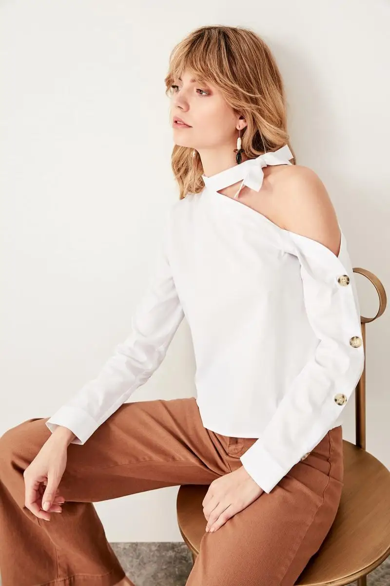 Trendyol белая деталь плеча Bluz TWOSS19XB0088 |