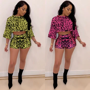 

Sexy Outfits TWO PIECE SET Print Shorts Crop Top Blouse Bat Sleeve Design Summer 2 PIECE Suit Female Clothes Streetwear T Shirt