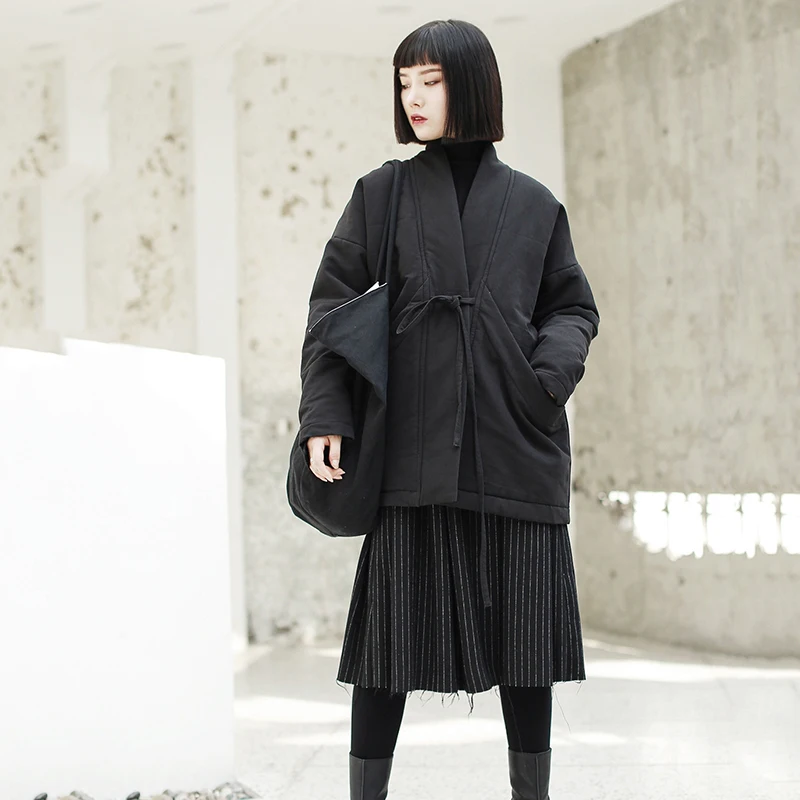 [EAM] Новое весеннее черное свободное короткое Бандажное пальто большого размера с v-образным вырезом и длинным рукавом, с хлопковой подкладкой, Женская мода JK133