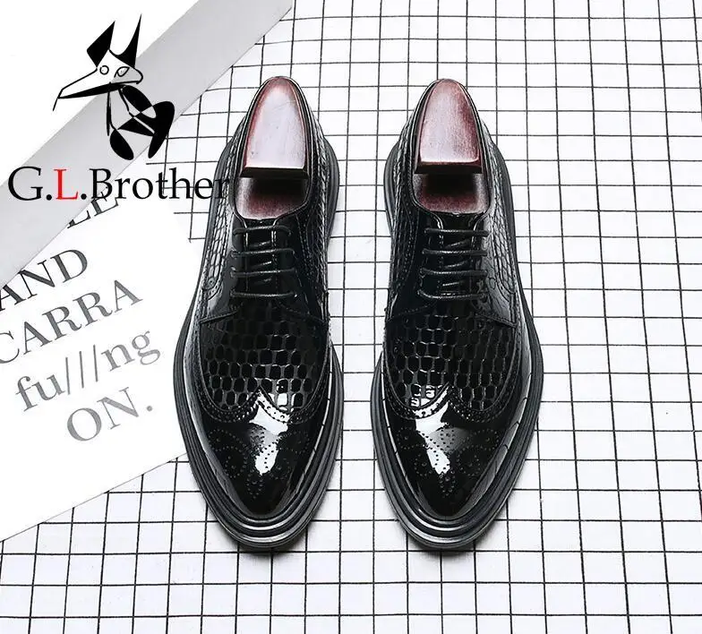 

Brogue Dress Shoes Men Summer Platform Height Increasing Shoes Smart Casual Pointed Toes Snakeskin Carved Brogue Lace Up