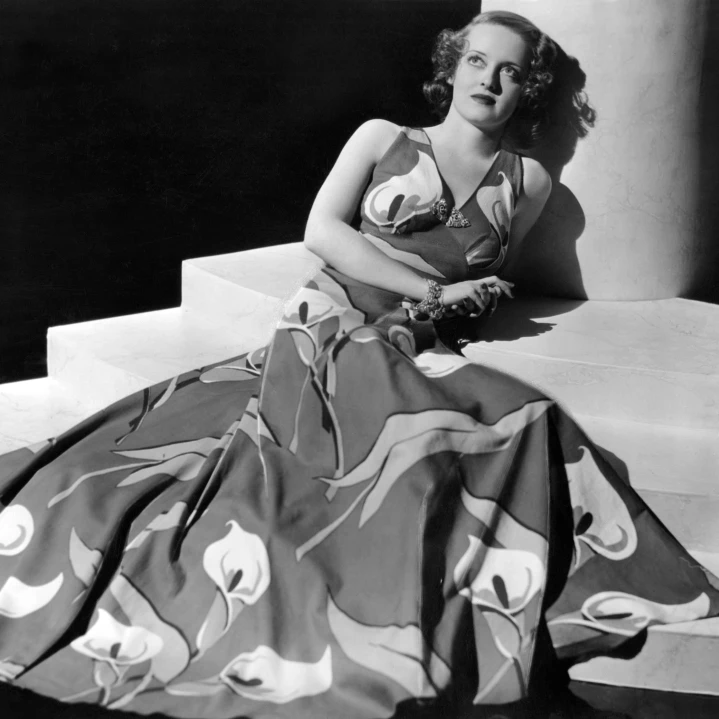 Bette Davis Wearing Gown With Calla Lillies Print Ca. 1937 Photo (20 x 16) | Дом и сад