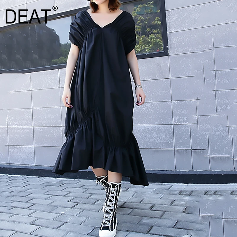 

[DEAT] 2019 New Autumn Winter V-collar Short Sleeve Black Irregular Fold Pleated Elastic Big Size Dress Women Fashion Tide JS13