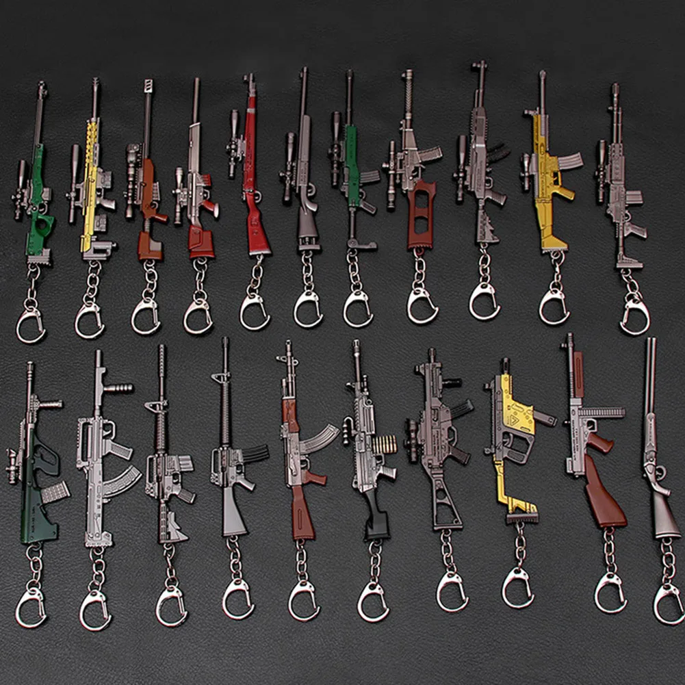 

2018 Fashion Key Chain Mens Game Player 3D Simulation Gun Keychain Cool Weapon Eat Chiecken Mens Car Keychains key Ring