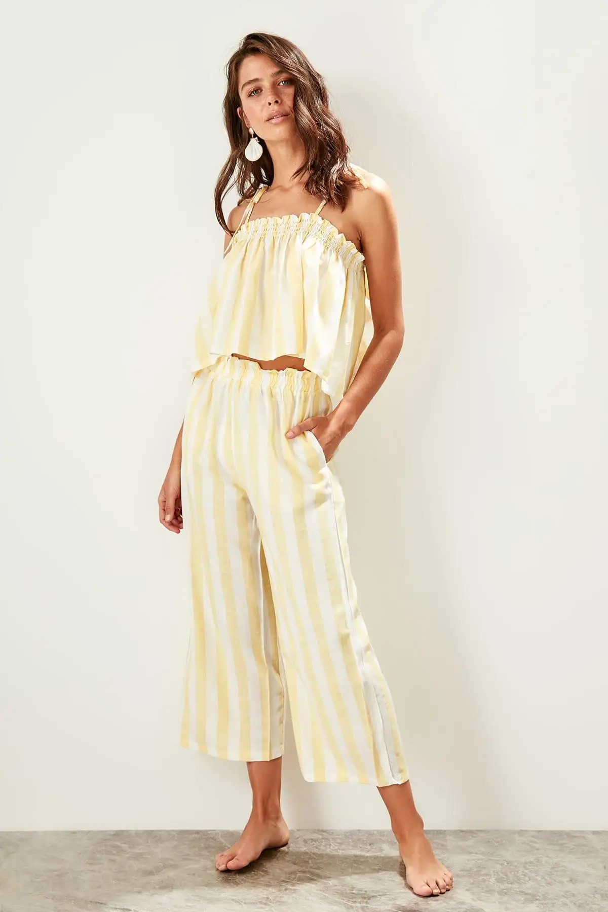 

Trendyol Multicolour Stripe Bottom/Top Suits TBESS19XM0189