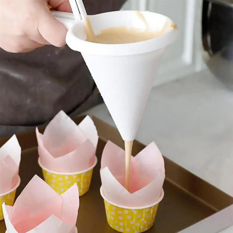 

DIY Cake Decorating Tool Funnel Handheld Cream Icing Chocolate Dispenser Chocolate Funnel Handheld Portable Tools For Batter