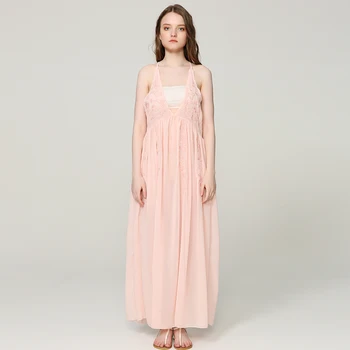 

GISELELEE STORE The new 2018 island seaside resort has a sexy v-neck, halter and open-back long dress