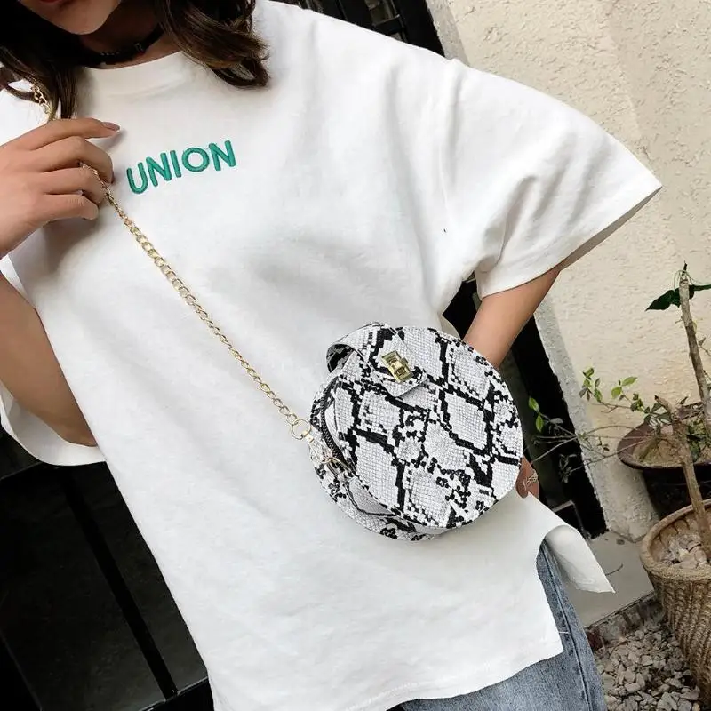 جديد الأزياء اعوج سلسلة جولة شكل أكياس Crossbody للنساء صغيرة حقيبة كتف جلدية pu جديد الأزياء اعوج سلسلة جولة شكل أكياس Crossbody للنساء صغيرة حقيبة كتف جلدية pu