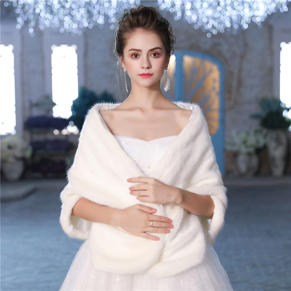 Tanie Nowy Faux Fur Wrap ciepły duży szal zimowy ślub Cover Up Stole akcesoria dla nowożeńców moda kobiety futro wzruszając ramionami kurtka ręcznie