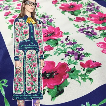 

New spring and summer brand with the same pattern floral frame woven crepe de chine polyester printed fabric for dress trousers