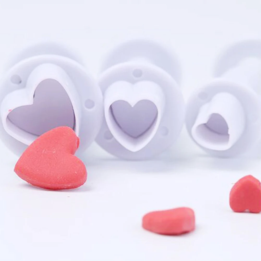 

3Pcs/Set Heart Shape Cake Plunger Fondant Mold Cutter Sugarcraft Cake tools Decorating Christmas Cake Decorating Tools For Gifts