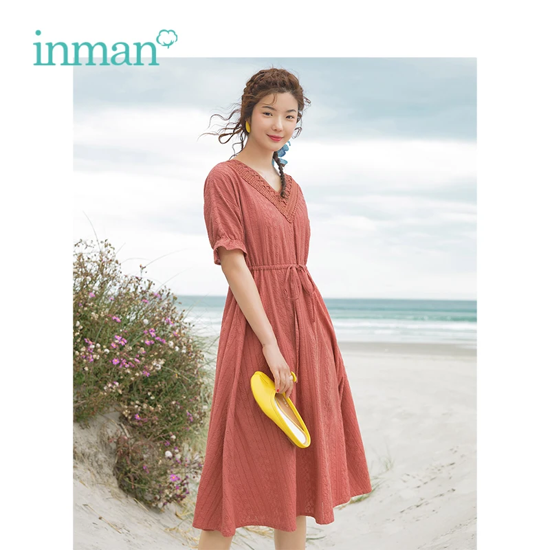 

INMAN 2019 Summer New Arrival V-neck Literary Retro Embroidery Striped Holiday Style Defined Waist Slim Women A-line Dress