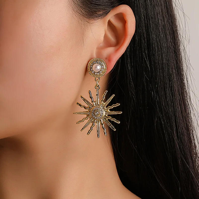 

2019 Fashion Metal Alloy Sun Shape Bohemia Earring Vintage Big Statement Long Chain Drop Earrings For Women Rhinestone Jewelry
