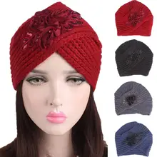 Индийский головной убор Женский вязаный берет мусульманский плиссированный тюрбан, повязка на голову Кепка chemo Исламская Шапочка-бини с цветочным узором Skullies зимняя теплая