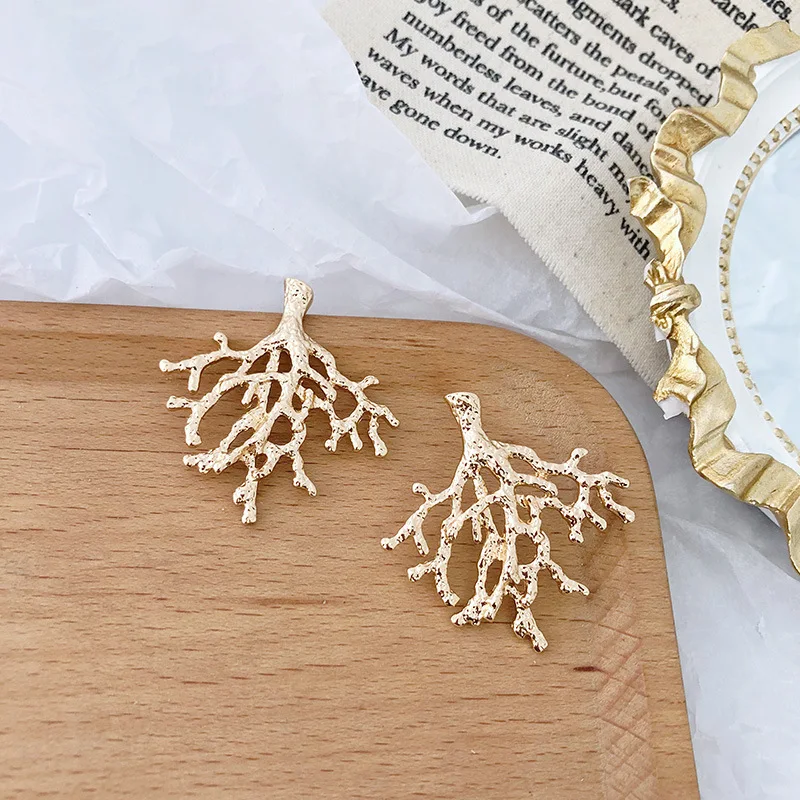

European and American Metal Baroque Fashion Exquisite Temperament Leaf Tree Plant Earrings Zinc Alloy Gold Korean Earring