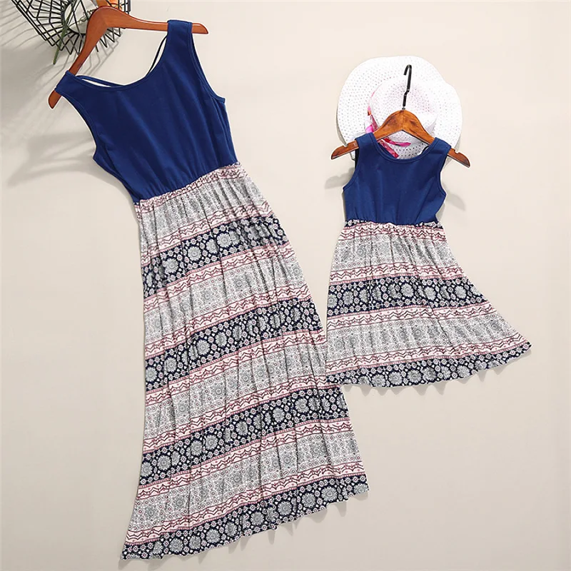 

Mother Daughter Dresses Summer 2019 Family Matching Outfits Sleeveless Flower Family Look Matching Clothes Mom Daughter Dress