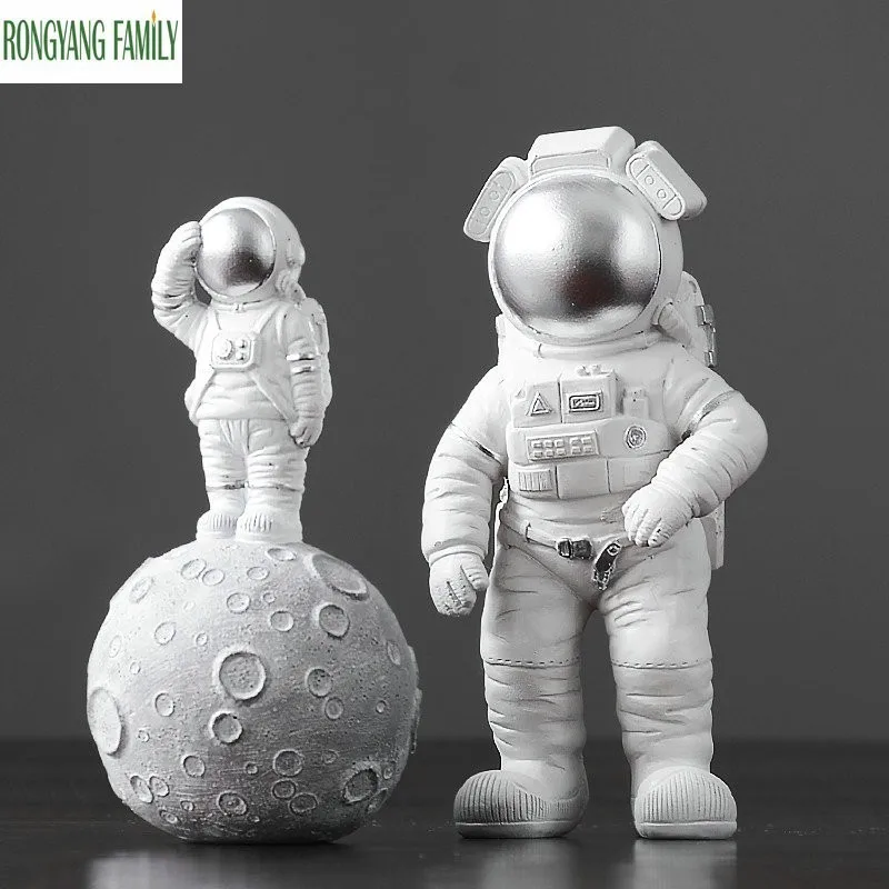 фигурка "космонавт". космонавт фигурка декор. статуэтка космонавт. статуэтка космонавт. космонавт миниатюра.