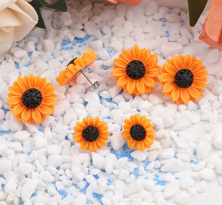 AKOLION подсолнечника Хризантема резиновые кабошоны из смолы Маленькая ромашка желтый, 15 мм, 18 мм, 25 мм 20 пар/лот