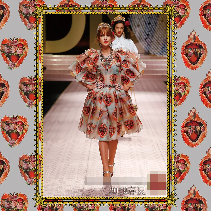 

2019 new catwalk print clothing fabric dress shirt fashion material beautiful polyester printed cloth transparent pre-sale
