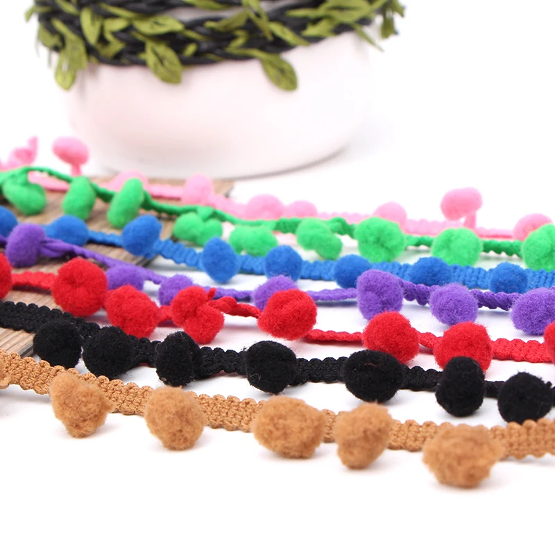 5 шт. длина 1 метр разные цвета в произвольном порядке и помпонами мяч лента с