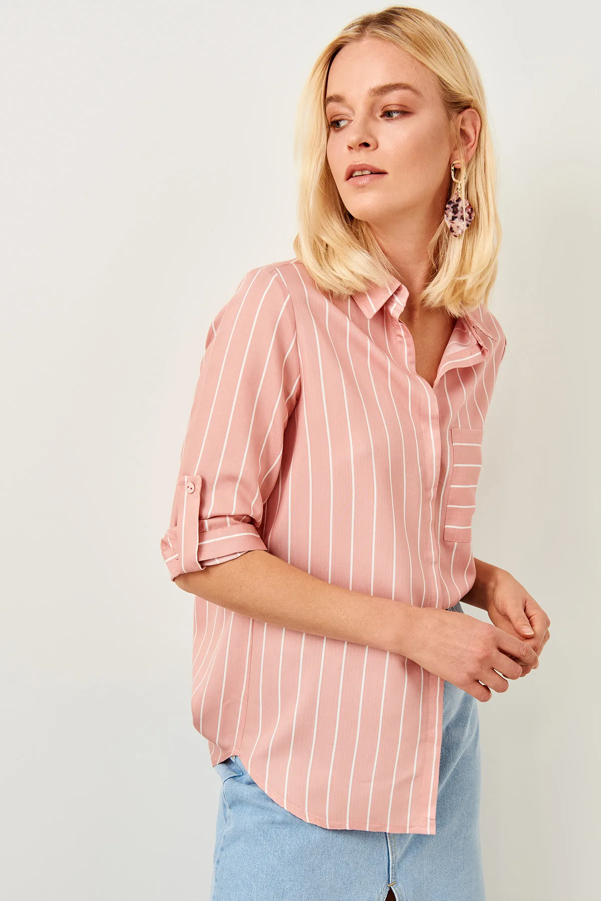 

Trendyol Powder Pocket Detail Shirt TWOSS19ST0062