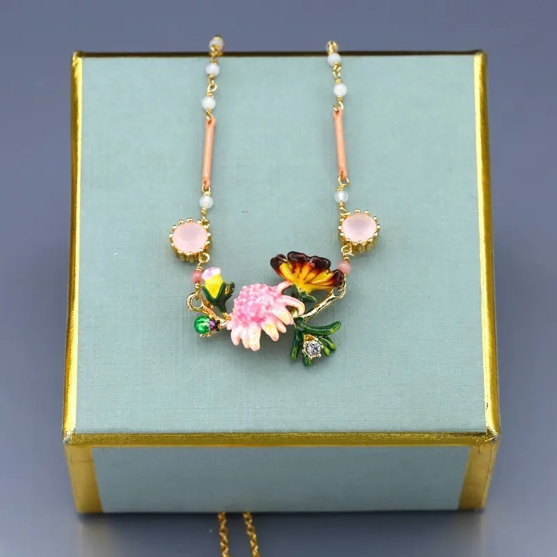 

Enamel Monet Garden Pink Colour Bud Day Lily Ladybug Jewel Clavicle Necklace Woman