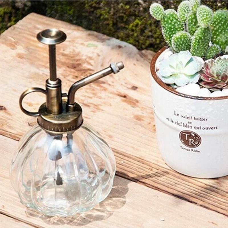 1 Pcs Spray Bottle Sprinkler System Retro Old Glass Spray Bottle Watering Succulents Plants Indoors 9x16cm white