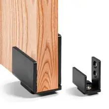 Aço carbono preto deslizante porta do celeiro inferior fixado na parede piso guia de rolo da porta da mobília para casa rolha do balanço com parafusos