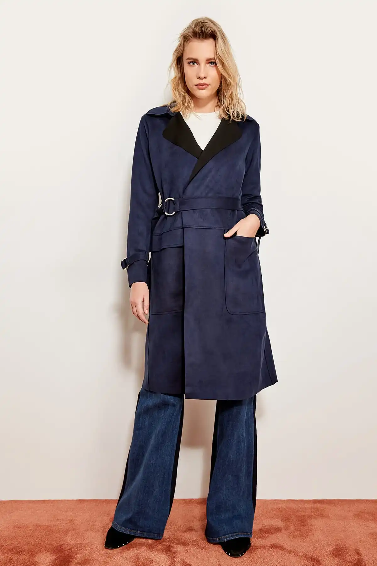 

Trendyol Dark Blue Suede Trench Coat Long Arched TOFSS19ST0013